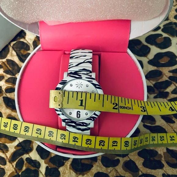 Isaac Mizrahi Live Crystal Bezel Animal Print Bracelet Band - Picture 7 of 7